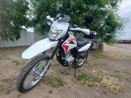 Білий Хонда XR 150L, об'ємом двигуна 0 л та пробігом 7 тис. км за 2300 $, фото 1 на Automoto.ua