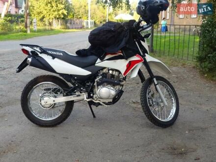 Хонда XR 150L 2024 у Львові на Automoto.ua Білий Хонда XR 150L, об'ємом двигуна 0 л та пробігом 4 тис. км за 2200 $, фото 1 на Automoto.ua