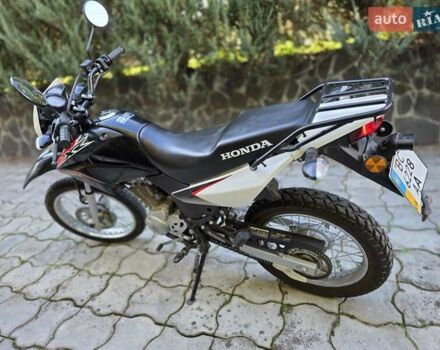 Хонда XR 150L 2014 в Львове на Automoto.ua Черный Хонда XR 150L, объемом двигателя 0.15 л и пробегом 3 тыс. км за 2000 $, фото 9 на Automoto.ua