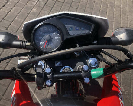 Красный Хонда XR 150L, объемом двигателя 0.15 л и пробегом 4 тыс. км за 1950 $, фото 9 на Automoto.ua