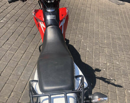 Красный Хонда XR 150L, объемом двигателя 0.15 л и пробегом 4 тыс. км за 1950 $, фото 7 на Automoto.ua