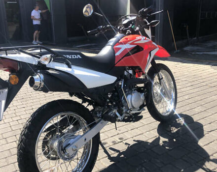 Красный Хонда XR 150L, объемом двигателя 0.15 л и пробегом 4 тыс. км за 1950 $, фото 2 на Automoto.ua