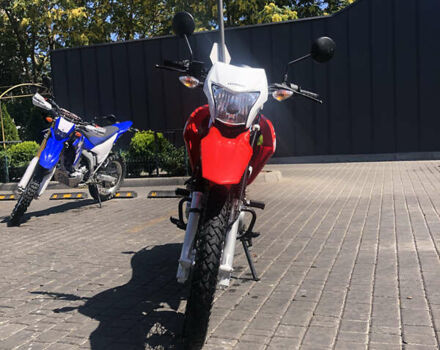 Красный Хонда XR 150L, объемом двигателя 0.15 л и пробегом 4 тыс. км за 1950 $, фото 5 на Automoto.ua