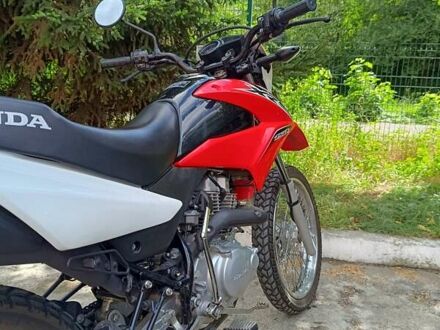 Хонда XR 150L 2014 у Чернівцях на Automoto.ua Червоний Хонда XR 150L, об'ємом двигуна 0.15 л та пробігом 6 тис. км за 2000 $, фото 1 на Automoto.ua