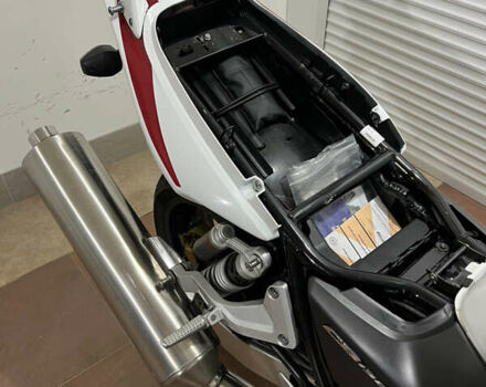 Білий Хонда CB 1300S, об'ємом двигуна 1.3 л та пробігом 38 тис. км за 7700 $, фото 14 на Automoto.ua