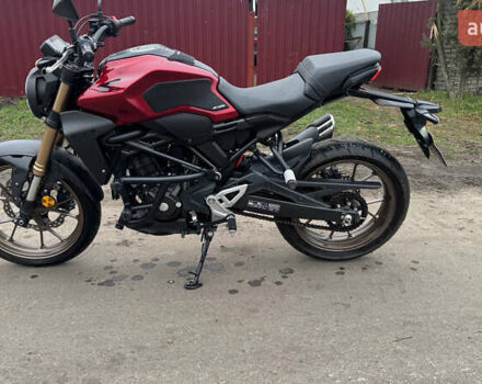 Красный Хонда CB 300R, объемом двигателя 0.3 л и пробегом 2 тыс. км за 4500 $, фото 1 на Automoto.ua