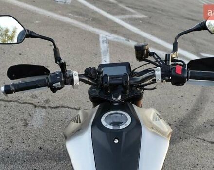 Серый Хонда CB 300R, объемом двигателя 0.29 л и пробегом 41 тыс. км за 5000 $, фото 4 на Automoto.ua