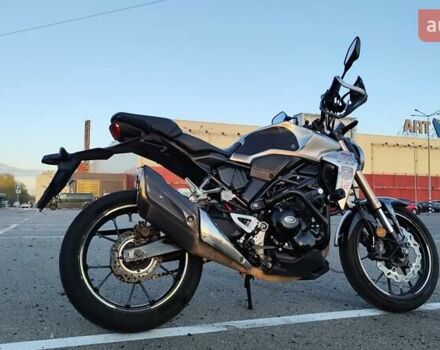Серый Хонда CB 300R, объемом двигателя 0.29 л и пробегом 41 тыс. км за 5000 $, фото 3 на Automoto.ua