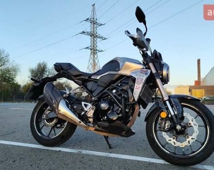 Серый Хонда CB 300R, объемом двигателя 0.29 л и пробегом 41 тыс. км за 5000 $, фото 2 на Automoto.ua