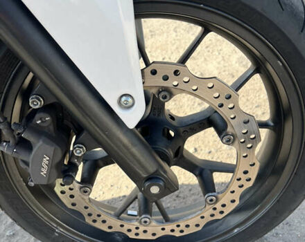 Белый Хонда CB 400F, объемом двигателя 0.4 л и пробегом 14 тыс. км за 4700 $, фото 7 на Automoto.ua