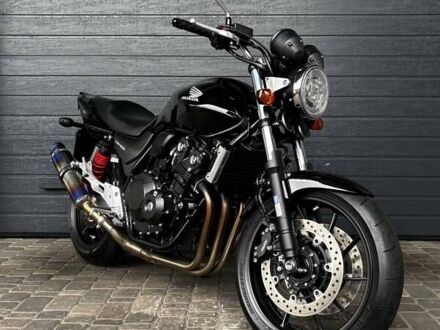 Черный Хонда CB 400SF, объемом двигателя 0.4 л и пробегом 12 тыс. км за 7500 $, фото 1 на Automoto.ua
