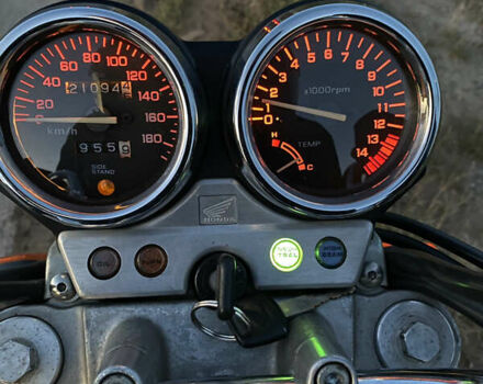 Хонда CB 400SF, об'ємом двигуна 0.4 л та пробігом 25 тис. км за 3500 $, фото 2 на Automoto.ua