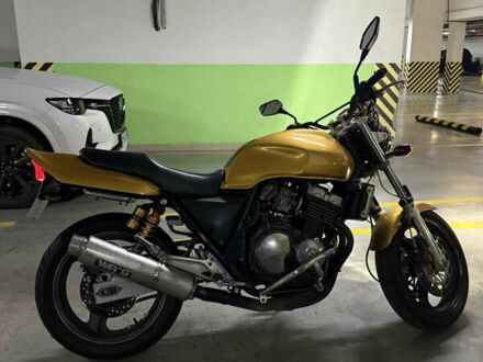 Хонда CB 400SF 1996 в Одессе на Automoto.ua Желтый Хонда CB 400SF, объемом двигателя 0.39 л и пробегом 30 тыс. км за 3200 $, фото 1 на Automoto.ua