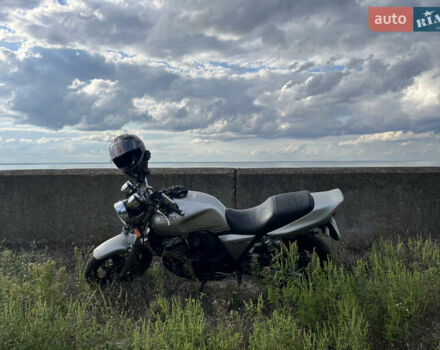 Хонда CB 400SF 2001 в Вышгороде на Automoto.ua Серый Хонда CB 400SF, объемом двигателя 0.39 л и пробегом 42 тыс. км за 3100 $, фото 1 на Automoto.ua