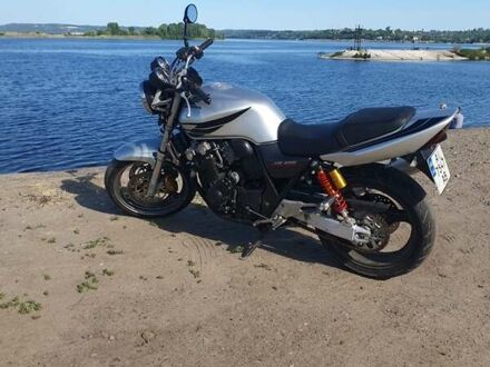 Хонда CB 400SF 2003 в Обухове на Automoto.ua Серый Хонда CB 400SF, объемом двигателя 0 л и пробегом 56 тыс. км за 3400 $, фото 1 на Automoto.ua