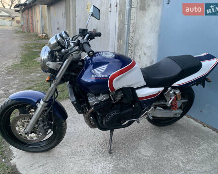 Хонда CB 400SF 1998 у Чернівцях на Automoto.ua Синій Хонда CB 400SF, об'ємом двигуна 0.4 л та пробігом 30 тис. км за 2600 $, фото 2 на Automoto.ua