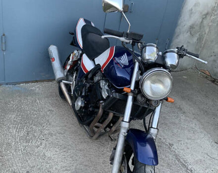 Хонда CB 400SF 1998 у Чернівцях на Automoto.ua Синій Хонда CB 400SF, об'ємом двигуна 0.4 л та пробігом 30 тис. км за 2600 $, фото 1 на Automoto.ua