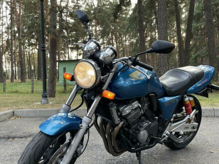 Хонда CB 400SF 1994 в Чернигове на Automoto.ua Синий Хонда CB 400SF, объемом двигателя 0.4 л и пробегом 37 тыс. км за 2350 $, фото 1 на Automoto.ua