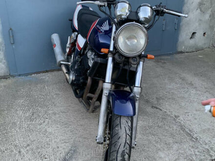 Хонда CB 400SF 1998 в Черновцах на Automoto.ua Синий Хонда CB 400SF, объемом двигателя 0.4 л и пробегом 30 тыс. км за 2600 $, фото 1 на Automoto.ua