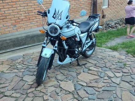 Хонда CB 400SF 2000 в Бершаде на Automoto.ua Синий Хонда CB 400SF, объемом двигателя 0.4 л и пробегом 40 тыс. км за 2800 $, фото 1 на Automoto.ua