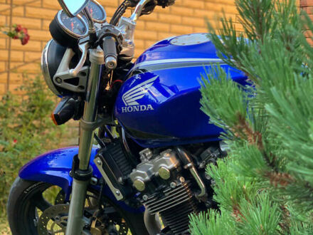 Хонда CB 400SF 2002 в Кривом Роге на Automoto.ua Синий Хонда CB 400SF, объемом двигателя 0.4 л и пробегом 38 тыс. км за 3799 $, фото 1 на Automoto.ua