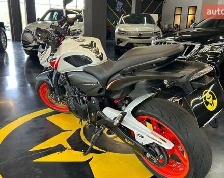 Білий Хонда CB 600F Hornet, об'ємом двигуна 0.6 л та пробігом 29 тис. км за 6800 $, фото 4 на Automoto.ua