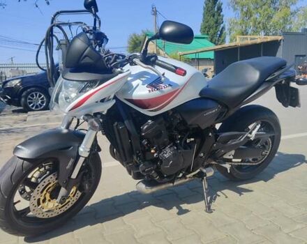 Білий Хонда CB 600F Hornet, об'ємом двигуна 0.6 л та пробігом 29 тис. км за 6000 $, фото 3 на Automoto.ua