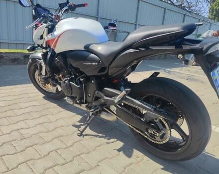 Білий Хонда CB 600F Hornet, об'ємом двигуна 0.6 л та пробігом 29 тис. км за 6000 $, фото 2 на Automoto.ua