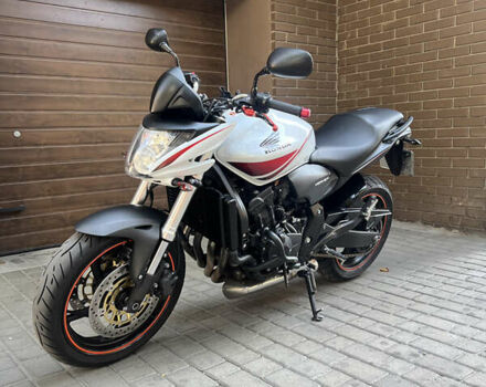 Белый Хонда CB 600F Hornet, объемом двигателя 0.6 л и пробегом 33 тыс. км за 5800 $, фото 9 на Automoto.ua