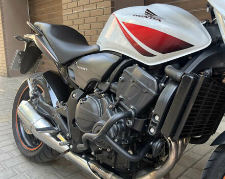 Белый Хонда CB 600F Hornet, объемом двигателя 0.6 л и пробегом 33 тыс. км за 5800 $, фото 5 на Automoto.ua
