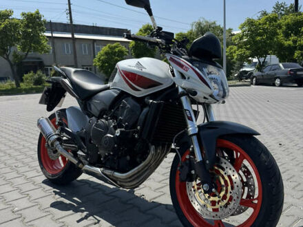 Білий Хонда CB 600F Hornet, об'ємом двигуна 0.6 л та пробігом 30 тис. км за 6300 $, фото 1 на Automoto.ua