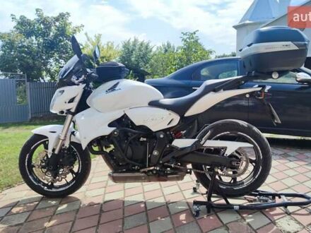 Хонда CB 600F Hornet 2010 у Залещиках на Automoto.ua Білий Хонда CB 600F Hornet, об'ємом двигуна 0.6 л та пробігом 60 тис. км за 5200 $, фото 1 на Automoto.ua