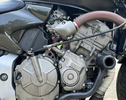 Черный Хонда CB 600F Hornet, объемом двигателя 0.6 л и пробегом 25 тыс. км за 5300 $, фото 9 на Automoto.ua