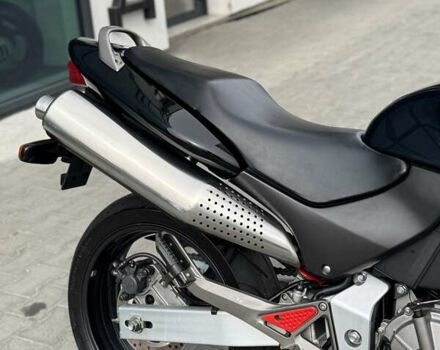 Черный Хонда CB 600F Hornet, объемом двигателя 0.6 л и пробегом 29 тыс. км за 4099 $, фото 15 на Automoto.ua