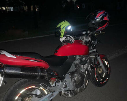 Красный Хонда CB 600F Hornet, объемом двигателя 0.6 л и пробегом 40 тыс. км за 3500 $, фото 2 на Automoto.ua