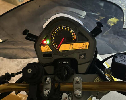 Желтый Хонда CB 600F Hornet, объемом двигателя 0.6 л и пробегом 39 тыс. км за 6000 $, фото 5 на Automoto.ua