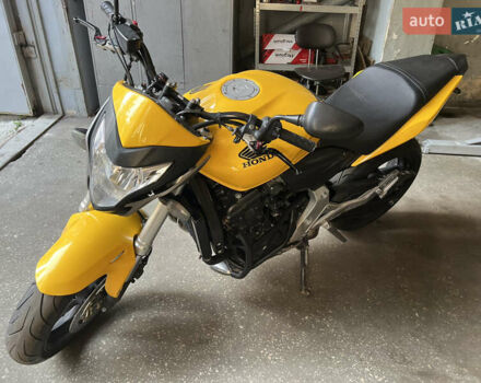 Желтый Хонда CB 600F Hornet, объемом двигателя 0.6 л и пробегом 31 тыс. км за 6800 $, фото 3 на Automoto.ua