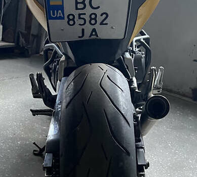 Желтый Хонда CB 600F Hornet, объемом двигателя 0.6 л и пробегом 31 тыс. км за 6800 $, фото 6 на Automoto.ua