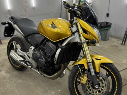 Желтый Хонда CB 600F Hornet, объемом двигателя 0.6 л и пробегом 39 тыс. км за 6000 $, фото 1 на Automoto.ua