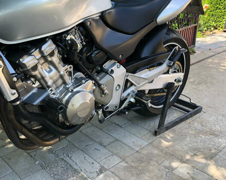 Серый Хонда CB 600F Hornet, объемом двигателя 0.6 л и пробегом 30 тыс. км за 4200 $, фото 4 на Automoto.ua
