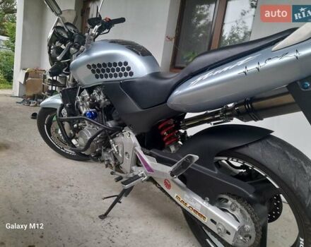 Серый Хонда CB 600F Hornet, объемом двигателя 0.6 л и пробегом 30 тыс. км за 3700 $, фото 4 на Automoto.ua