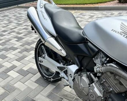 Серый Хонда CB 600F Hornet, объемом двигателя 0.6 л и пробегом 58 тыс. км за 4200 $, фото 4 на Automoto.ua