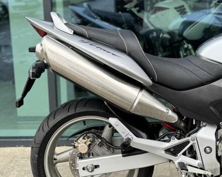 Серый Хонда CB 600F Hornet, объемом двигателя 0.6 л и пробегом 29 тыс. км за 4999 $, фото 24 на Automoto.ua