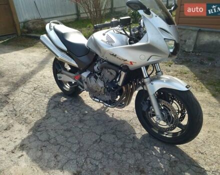 Серый Хонда CB 600F Hornet, объемом двигателя 0.6 л и пробегом 42 тыс. км за 3800 $, фото 2 на Automoto.ua