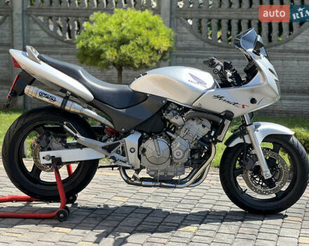 Сірий Хонда CB 600F Hornet, об'ємом двигуна 0.6 л та пробігом 21 тис. км за 4200 $, фото 1 на Automoto.ua