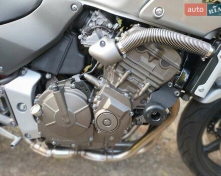 Серый Хонда CB 600F Hornet, объемом двигателя 0.6 л и пробегом 49 тыс. км за 3900 $, фото 2 на Automoto.ua