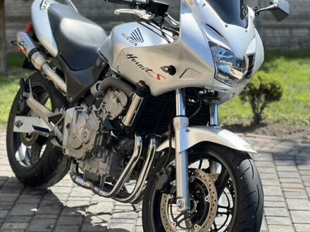 Хонда CB 600F Hornet 2001 у Буске на Automoto.ua Сірий Хонда CB 600F Hornet, об'ємом двигуна 0.6 л та пробігом 21 тис. км за 4200 $, фото 1 на Automoto.ua