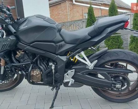 Черный Хонда CB 650R, объемом двигателя 0.65 л и пробегом 16 тыс. км за 8200 $, фото 13 на Automoto.ua