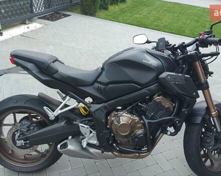 Черный Хонда CB 650R, объемом двигателя 0.65 л и пробегом 16 тыс. км за 8200 $, фото 11 на Automoto.ua