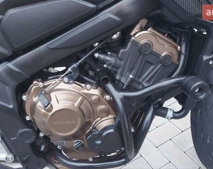Черный Хонда CB 650R, объемом двигателя 0.65 л и пробегом 16 тыс. км за 8200 $, фото 10 на Automoto.ua